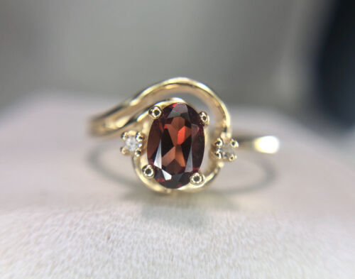 Vintage 10k Yellow Gold Oval Rhodolite Garnet Round Single Cut Diamond Ring