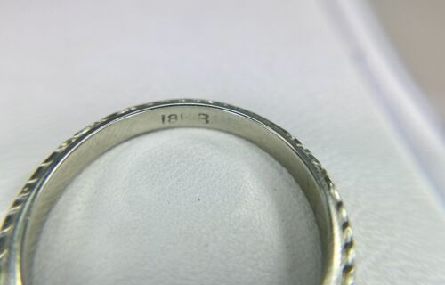 Vintage Art Deco Signed 18k White Gold Engraved Round Wedding Band Ring