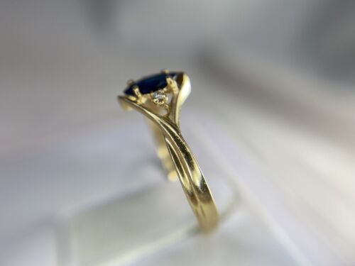 Vintage 14k Yellow Gold Natural Marquise Shape Blue Sapphire Round Diamond Ring