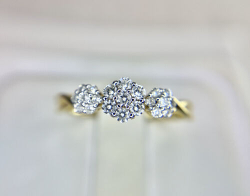 10k Yellow Gold Designed Round Brilliant Diamond Flower Set Cluster Diamond Ring