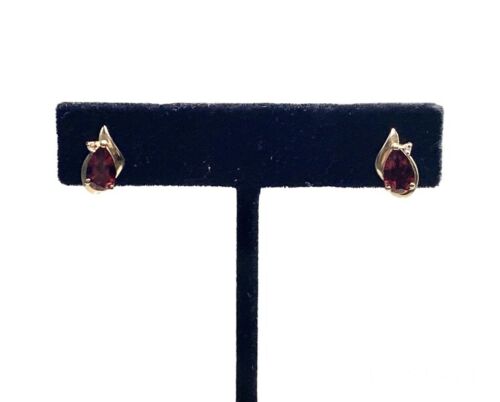 Vintage 10k Yellow Gold Pear Shape Dark Red Rhodolite Garnet Stud Earrings