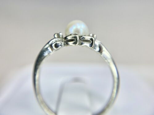 Vintage 14k White Gold Cultured Round White Pearl Diamond Small Cocktail Ring