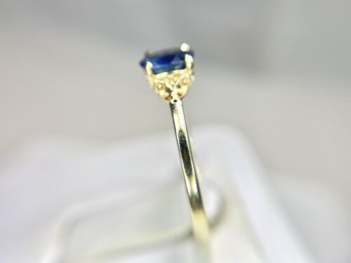 Vintage 14k Yellow Gold Natural Oval Blue Sapphire Solitaire Ring