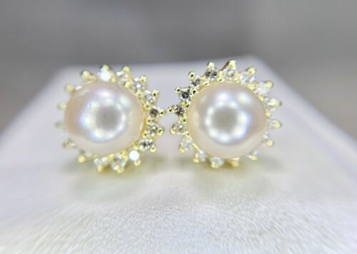 Vintage 14k Yellow Gold White Round Pearl Halo Natural Diamond Stud Earrings