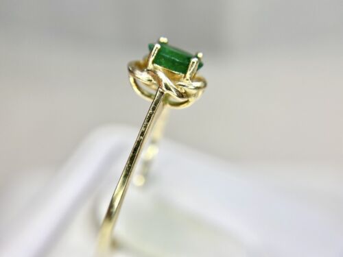 Vintage 10k Yellow Gold Natural Oval Shape Green Emerald Round Diamond Ring