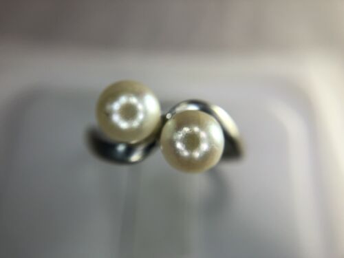 Vintage 10k White Gold Double White Cultured Pearl By-Pass Ring