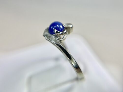 Vintage 10k White Gold Round Blue Star Sapphire Small Bypass Solitaire Ring