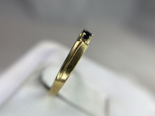 Vintage 10k Yellow Gold Natural Round Blue Sapphire Small Solitaire Ring