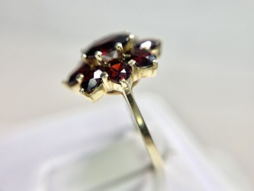 Vintage 14k Yellow Gold Natural Oval Shape Rhodolite Garnet Cocktail Ring