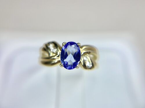 Vintage 14k Yellow Gold Natural Oval Shape Tanzanite Round Diamond Ring