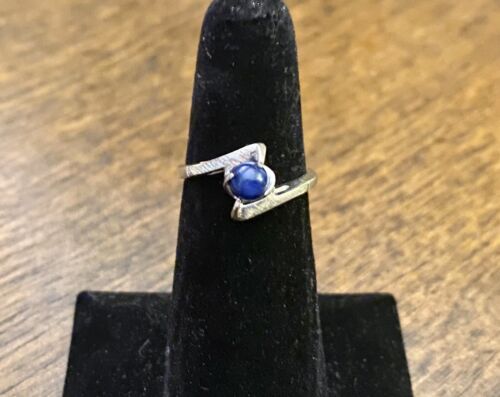 Vintage 10k White Gold Designer Round Blue Star Sapphire Bypass Solitaire Ring