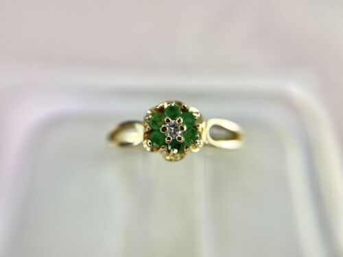 Vintage 14k Yellow Gold Natural Round Diamond Green Emerald Small Cocktail Ring