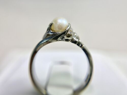 Vintage 10k White Gold White Cultured Pearl Round Diamond Classic Ring