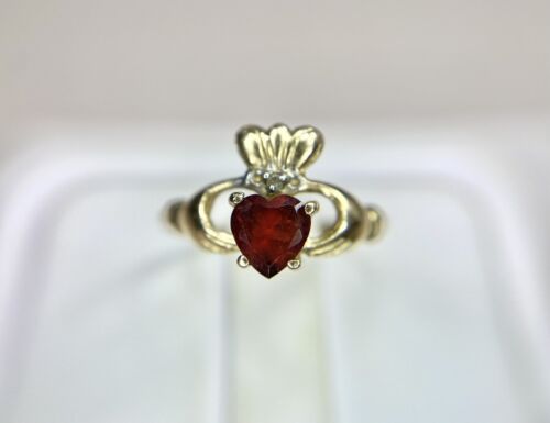 Vintage 10k Yellow Gold Heart Shape Rhodolite Garnet Claddagh Ring