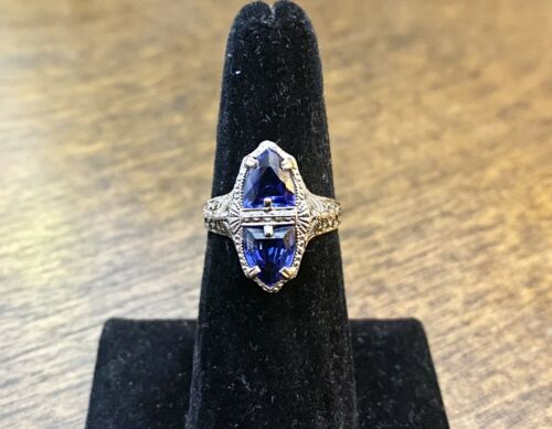 Vintage Art Deco 14k White Gold Shield Cut Blue Sapphire Filigree Cocktail Ring