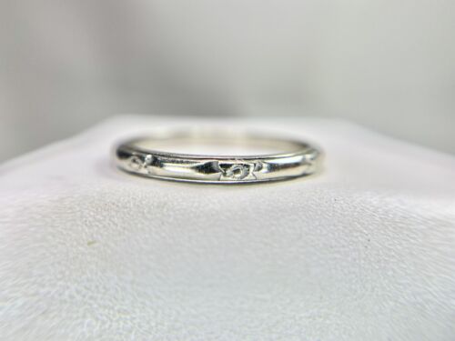 Vintage Art Deco 14k White Gold Hand Engraved Flower Wedding Band Ring