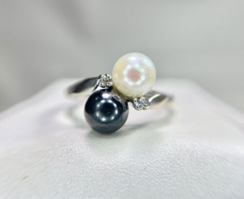 Vintage 14k White Gold Black Tahitian Pearl Round Pearl Diamond Bypass Ring