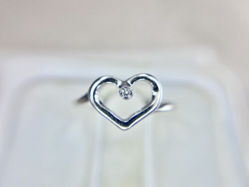 10k White Gold Designer Natural Round Brilliant Diamond Heart Shape Ring