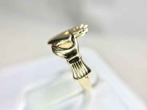 Vintage 9k Yellow Gold Claddagh Irish Classic Heart Shape Ring