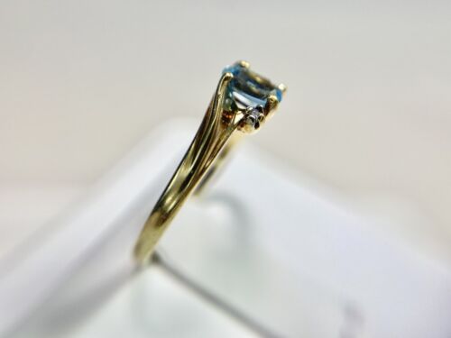 Vintage Estate 10k Yellow Gold Oval Shape Blue Topaz Small Round Diamond Ring