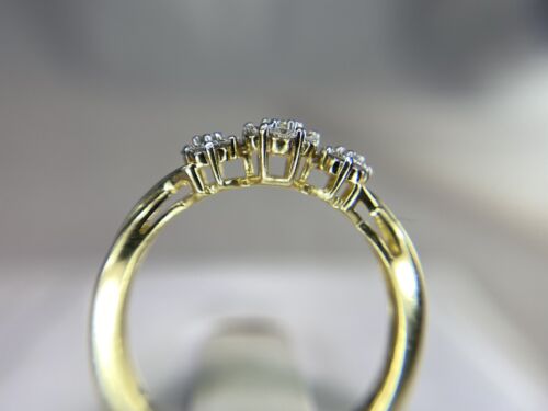 10k Yellow Gold Designed Round Brilliant Diamond Flower Set Cluster Diamond Ring