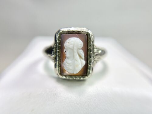 Art Deco 18k White Gold Cameo Lady Silhouette Filigree Small Cocktail Ring