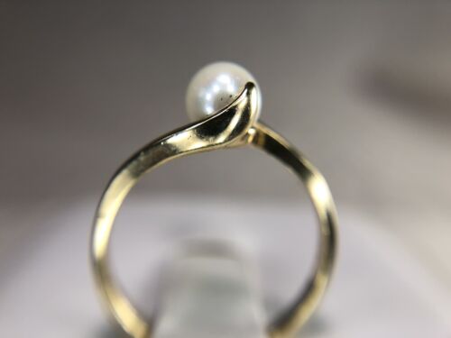 Vintage 10k Yellow Gold Round Cultured White Pearl Small By-Pass Ring