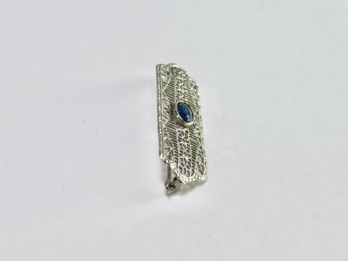 Vintage Art Deco 14k White Gold Oval Shape Natural Sapphire Thin Filigree Pin