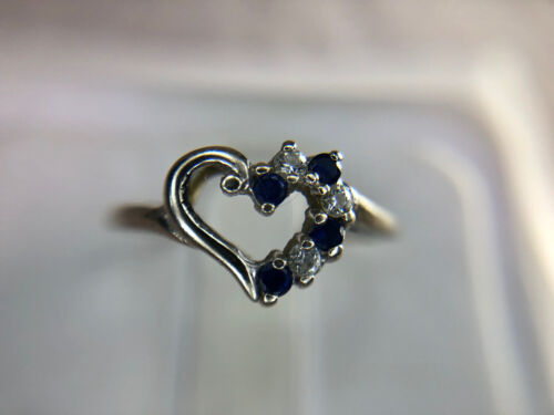 Estate 10k White Gold Round Blue Sapphire Hear Shape Design Ring