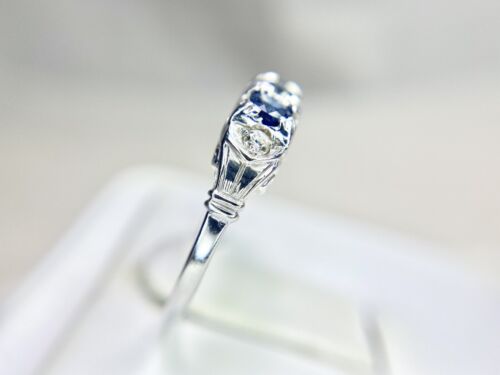 Vintage 18k White Gold Natural Round Blue Sapphire Diamond Filigree Ring