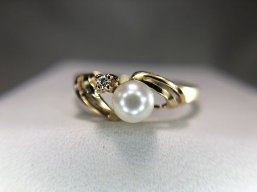 Vintage 14k Yellow Gold White Round Cultured Pearl Diamond Solitaire Small Ring 