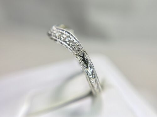 18k White Gold Natural Round Diamond Engraved Curved Wedding Band Ring 