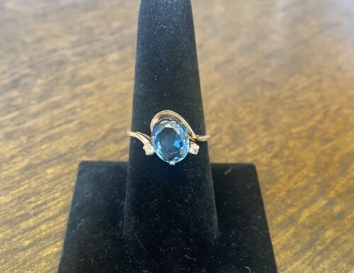 Vintage 10k Yellow Gold Designer Oval Shape Dark Blue Topaz Ring