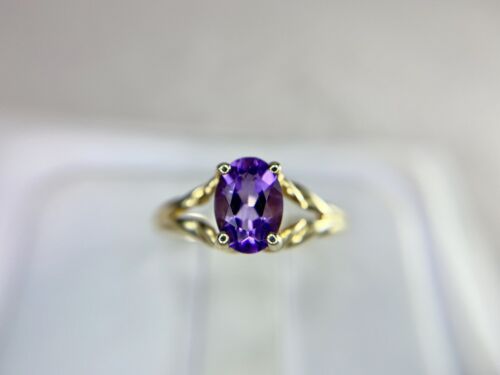 Vintage 14k Yellow Gold Natural Oval Shape Purple Amethyst Solitaire Ring