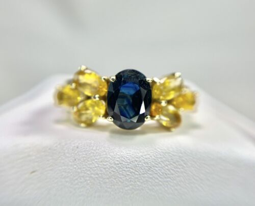 Vintage 14k Yellow Gold Designer Natural Oval Shape Blue Sapphire Cocktail Ring