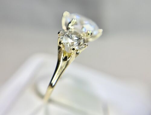 Vintage 14k Yellow Gold Natural Round Diamond Three Stone Engagement Ring