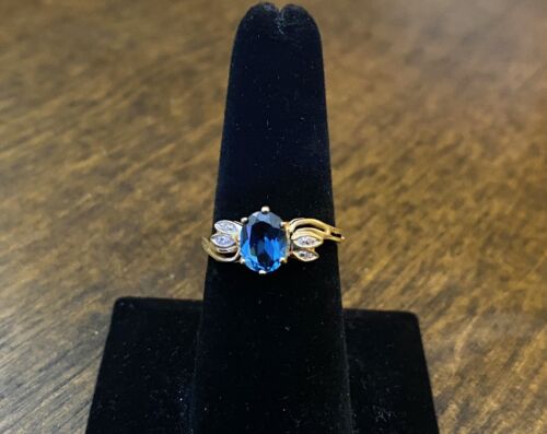 Vintage 10k Yellow Gold Signed Oval Blue Topaz Round Single Cut Diamond Ring