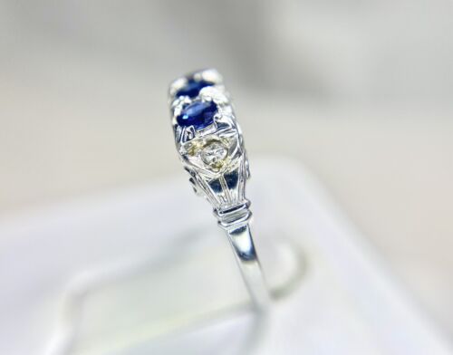 Vintage 18k White Gold Natural Round Blue Sapphire Diamond Filigree Ring