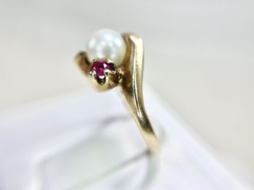 Vintage 10k Rose Gold White Cultured Round Pearl Pink Gemstone Bypass Ring