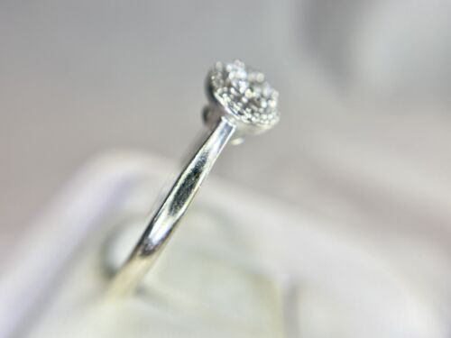 10k White Gold Natural Round Brilliant Diamond Cluster Halo Engagement Ring 