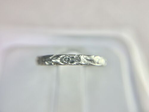 Vintage Art Deco 18k White Gold Flower Design Textured Wedding Band Stack Ring