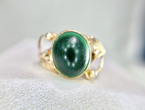 Vintage Russian 14k Yellow Gold Oval Shape Green Malachite Leaf Cocktail Ring