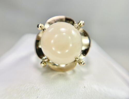 Vintage Art Deco 10k Yellow Gold Round White Coral Solitaire Cocktail Ring