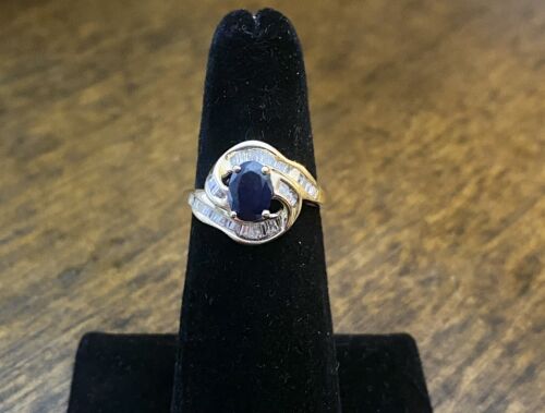 Vintage 14k Yellow Gold Natural Oval Blue Sapphire Baguette Diamond Ring