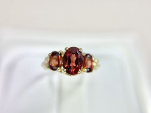 Vintage 14k Yellow Gold Natural Oval Rhodolite Garnet Three Stone Ring