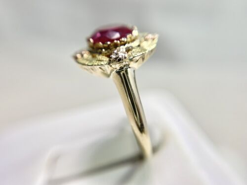 Vintage 10k Yellow Gold Round Red Ruby Flower Designer Solitaire Ring