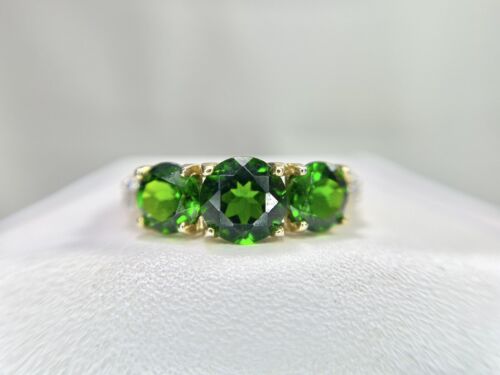 Vintage 10k Yellow Gold Round Dark Green Emerald Round Diamond Ring