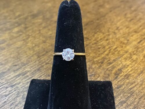 Vintage 14k Yellow Gold Natural Round Diamond Solitaire Engagement Ring