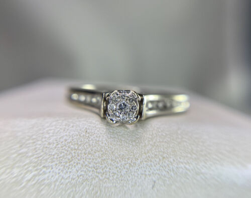 10k White Gold Natural Round Brilliant Diamond Cluster Engagement Ring 1/5 ct