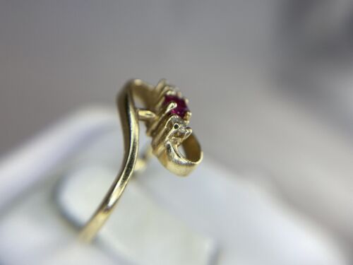 Vintage 14k Yellow Gold Natural Round Brilliant Diamond Red Ruby Small Ring